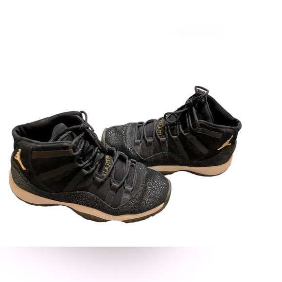 ❤️❤️ Air Jordan 11 Retro Perm HC Black & Metallic Gold With White Base - Picture 3 of 8